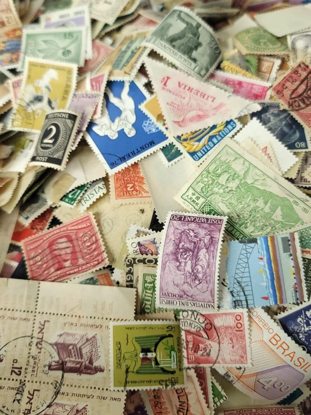 500 Mixed Off Paper Lot Worldwide Stamps Random Countries Unsorted From Estate